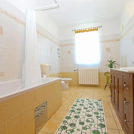 Cleusa 1609 Apartman Marčana