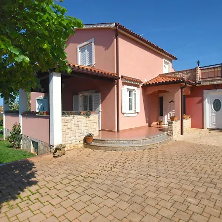 Appartement Cleusa 1609 Marčana